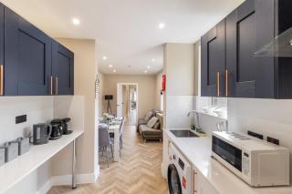 Comfortable 2BR North London Stay for 5 - 2
