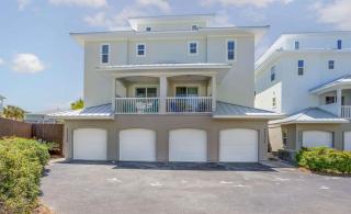 Entire Beach Home for Family Fun and R&R - 7