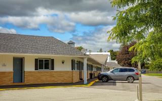 Farmington Motel - 6