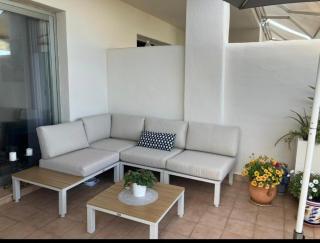 2 Bed Flat-Sleeps4-Pets-Pool-Parking-GolfClub - 9
