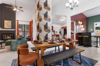 The Lone Star Oasis - Pool Karaoke & Game Room - 9