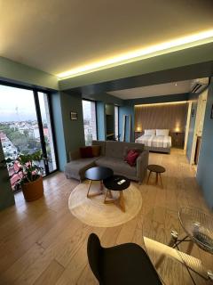 Chic Loft-Top Floor AC Private Parking Pets - 0