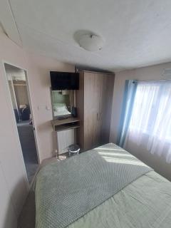 Trecco Bay Cwtch Caravan - 2