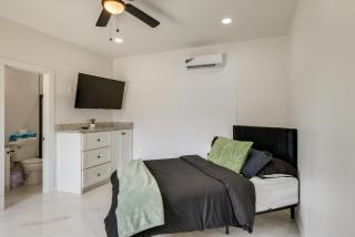 3 Blocks to Gulf! Modern Beach Base in South Padre - 6