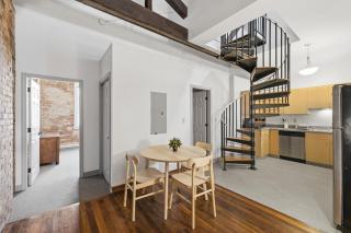 Gorgeous downtown apartment with loft - 4