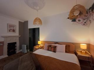 Jesmond B&B Kingsize Ensuite Room 2 - 3