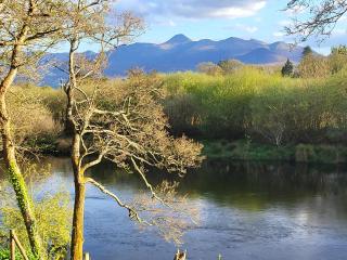 the ring of kerry riverside apartment - 4