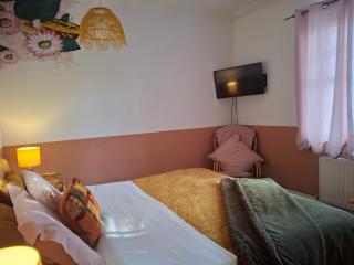 Jesmond B&B Kingsize Ensuite Room 2 - 1
