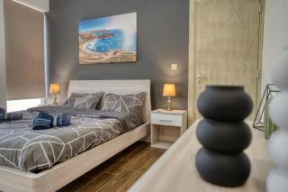 Bayview Penthouse with Seaviews - 2BR - 1