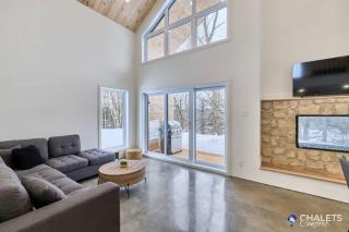 Chalet Altitude Riverfront Pet-Friendly - 5