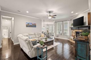Heart of Ferris 3-BD 2-BA with Pool Patio & BBQ - 9