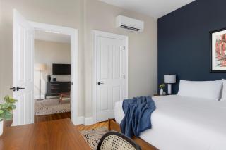 The Courier Hotel - 1