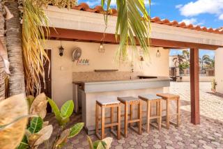 OJ88 - Private Villa with pool - 5 min from Palm Beach - 4BR house - 7