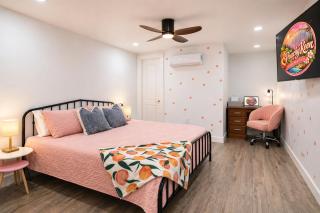 Walkable, 2 King En-Suites, Game Room, EV Charger! - 9