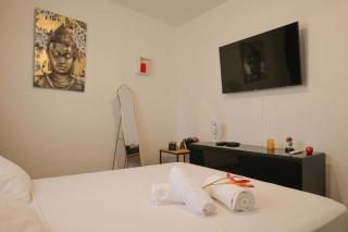 Urban Tropik by KVZ proche de la Place de la Victoire - 4