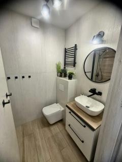 Pod Papugami - Komfortowe pokoje z widokiem na rzekę - Łeba - 8