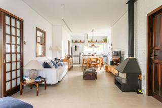 Charming beach house with pool, 3-min to beach - 9