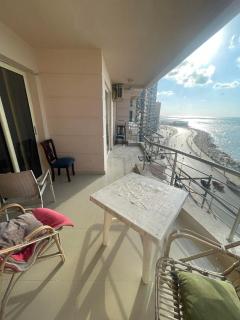 شقق مودرن تتميز باطلالة كبيرة علي البحر - 7