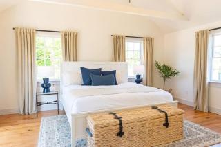 Luxurious Nantucket Getaway Heated Pool - 5