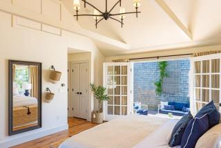 Luxurious Nantucket Getaway Heated Pool - 3
