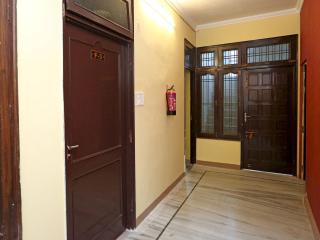 Hotel O Greenview Near Munshi Pulia Metro Station - 5