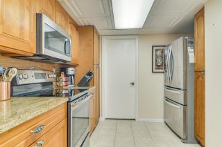 2 Mi to Beach! Bay-View Snowbird Haven in St Pete - 6