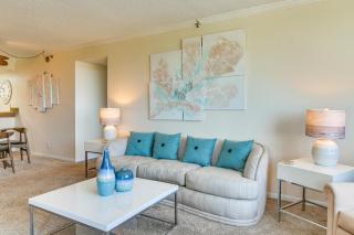 2 Mi to Beach! Bay-View Snowbird Haven in St Pete - 2