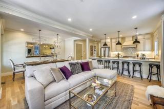 Cozy Boston Condo Near T - 0
