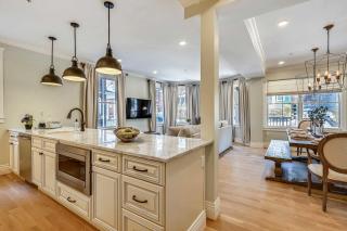 Cozy Boston Condo Near T - 2