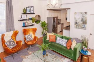 Cozy Duplex Near T - 9