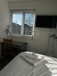 Serene Property Next to Southampton General Hospital - 7