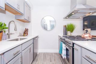 Cozy Apartment Near T - 6