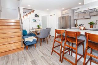 Cozy Apartment Near T - 2