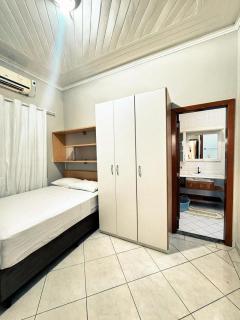 casa com piscina muito bem localizada - 9