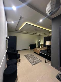 Abu Dhabi tower - 1