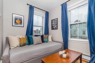 Charming Boston Home Near T - 6