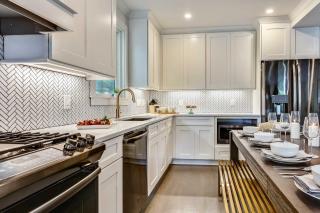 Mid-Century Glam Retreat Near T - 7