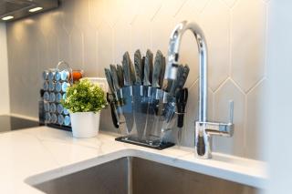 Stylish Open Concept Suite in Central KW - 7
