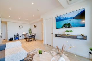 Stylish Open Concept Suite in Central KW - 7