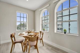 Modern SoBe 2BR 2BA Penthouse Near Ocean Drive 401 - 4