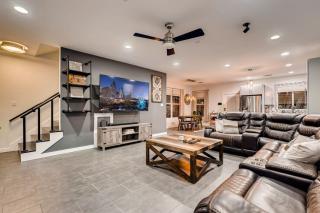 Downtown Private Oasis Stay Fire Pit & Hot Tub - Houston - 7