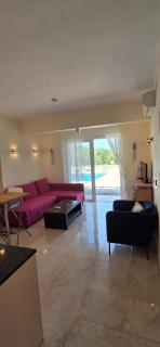 Yassas Apartment with shared pool - 3