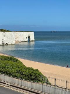 Broadstairs Beach Holiday Apartments, opposite Kingsgate Bay with a parking space - 9