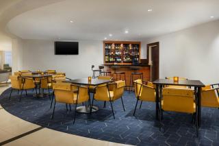 Courtyard by Marriott Montvale - 5