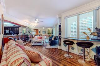 Gulf-front condo with sweeping views pools hot tubs & easy beach - 2