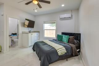 Reel & Relax! Pet-Friendly SPI Stay Next to Beach - 0