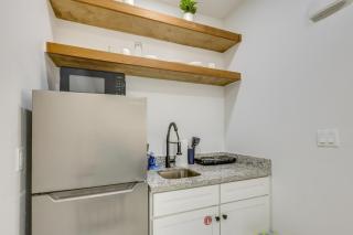 Reel & Relax! Pet-Friendly SPI Stay Next to Beach - 9