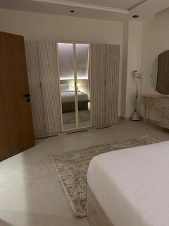 Cozy luxury comfy apartment with amazing designee next to kingdom tower - 8