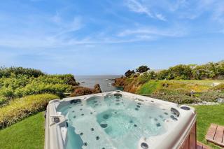 Remodeled oceanfront estate with Studio Cottage - Mendocino - 8