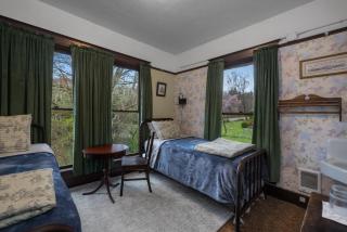 McCleary Hotel - 9